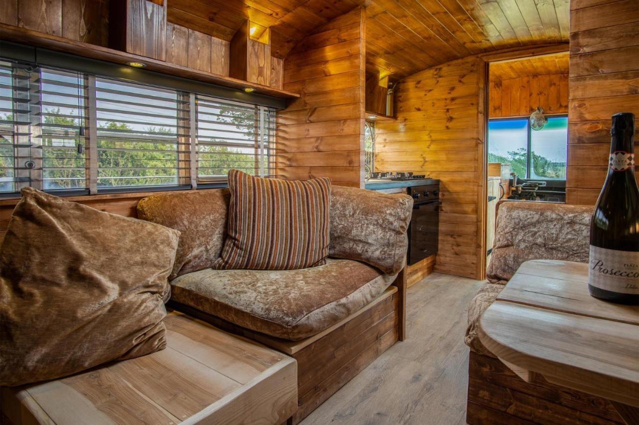 American School Bus - 1 Bedroom - Blossom Farm - Tiers Cross Johnston Εξωτερικό φωτογραφία