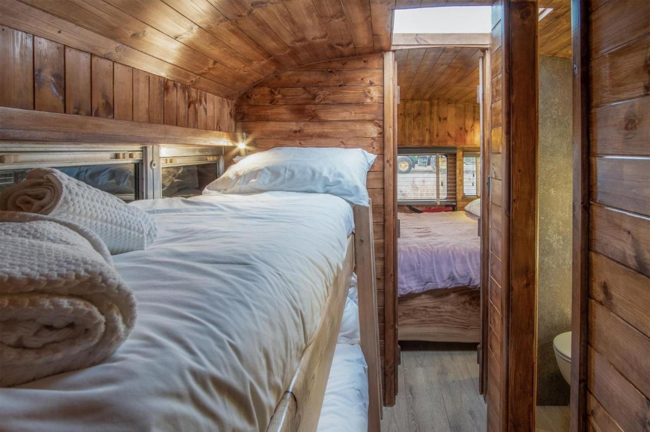 American School Bus - 1 Bedroom - Blossom Farm - Tiers Cross Johnston Εξωτερικό φωτογραφία