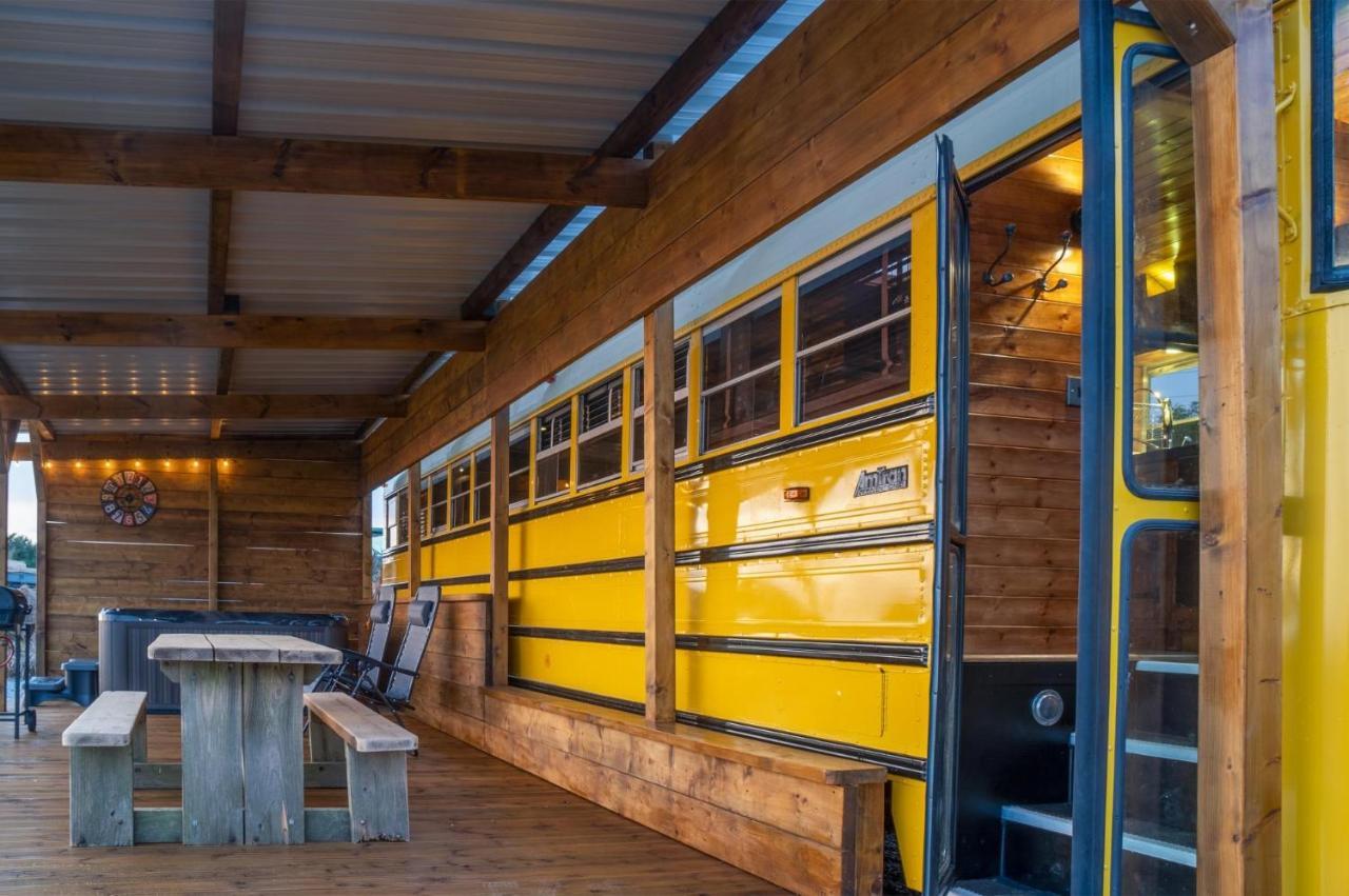 American School Bus - 1 Bedroom - Blossom Farm - Tiers Cross Johnston Εξωτερικό φωτογραφία