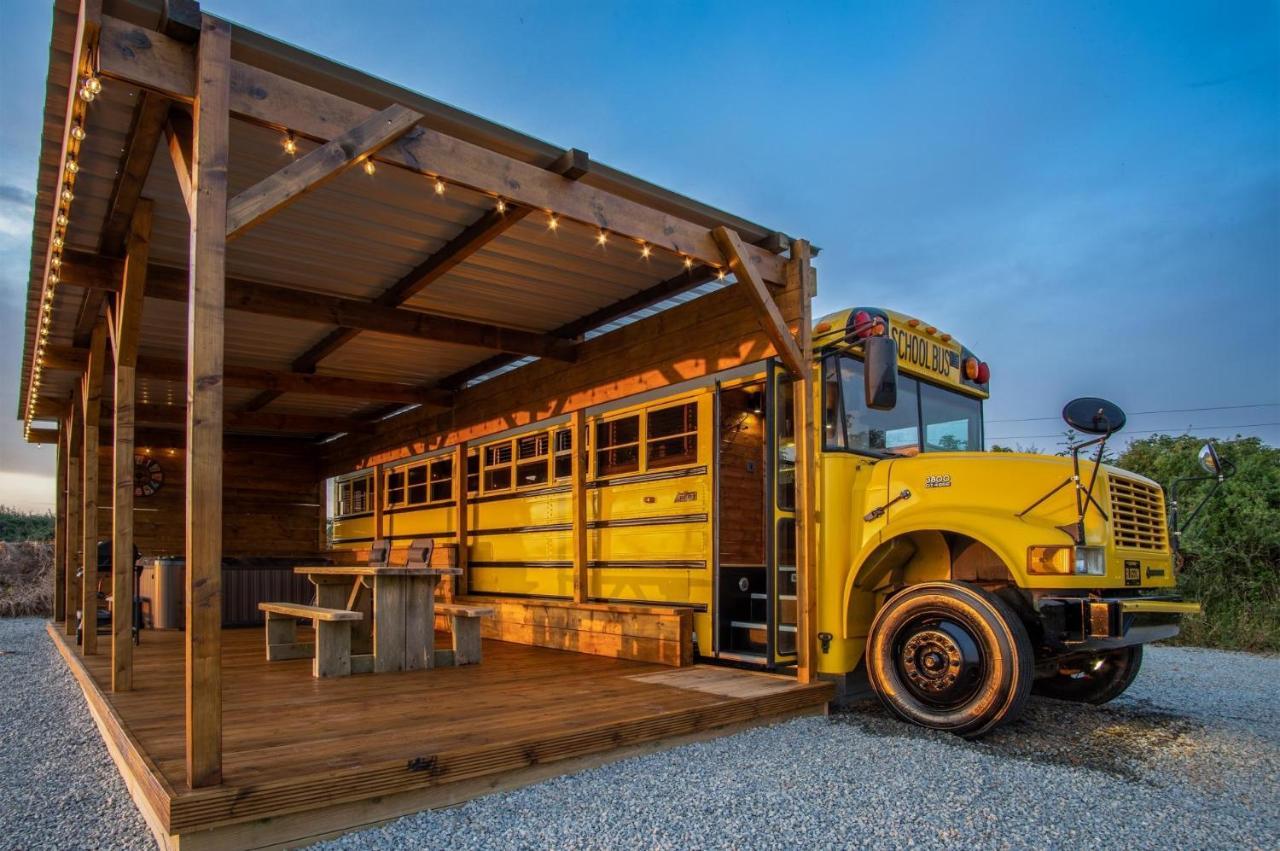 American School Bus - 1 Bedroom - Blossom Farm - Tiers Cross Johnston Εξωτερικό φωτογραφία